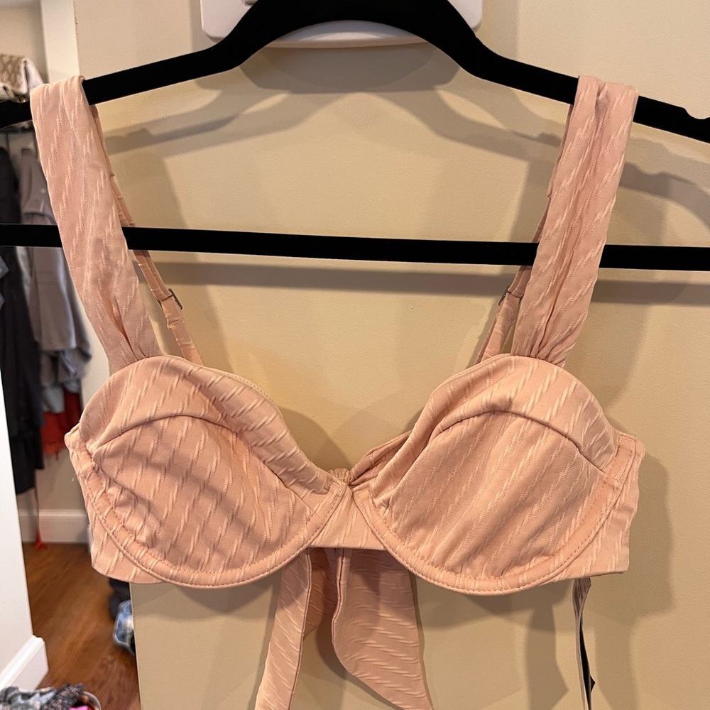 Abercrombie bikini top & bottom - Picture 2 of 5